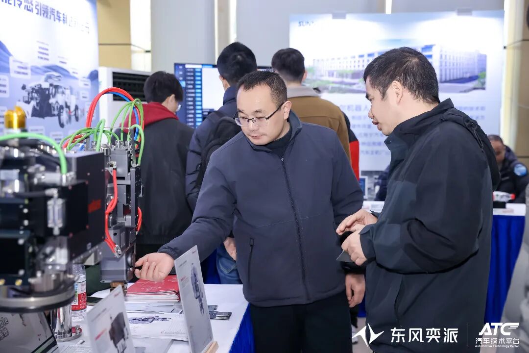 新耐视亮相东风奕派技术交流日，分享全域激光一体式总拼技术，展示高效焊接新路径！